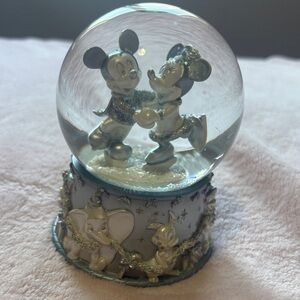 2002 Disney Silver and White Mickey and Minnie Globe